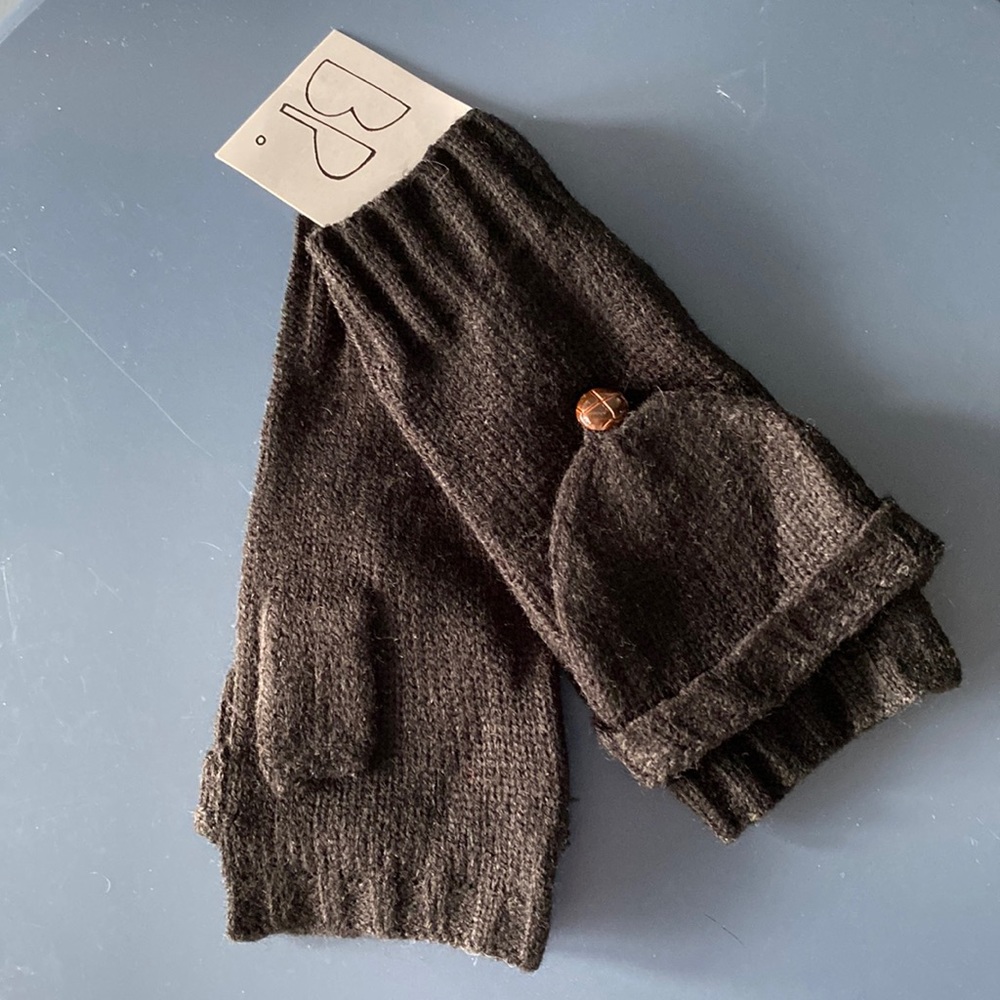 NWT - Mittens